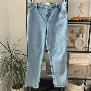 Abercrombie & Fitch The 90’s Straight Ultra High Rise Jeans Women’s Size 34/ 18